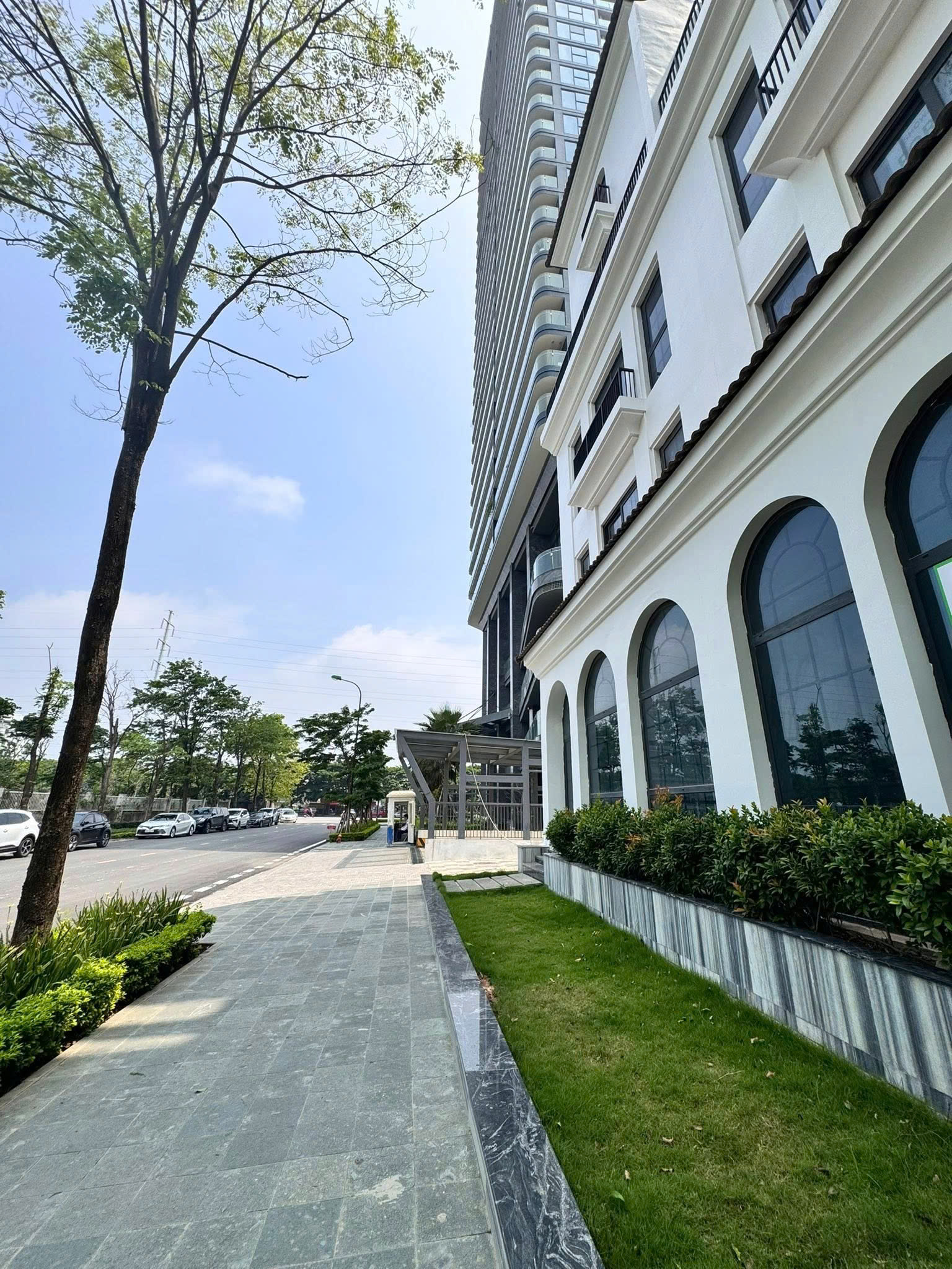 CHO THUÊ SHOPHOUSE 5 TẦNG SUNSHINE GOLDEN RIVER TÂY HỒ. GIÁ 35 TRIỆU - Ảnh 2